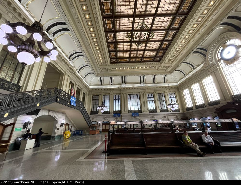 Hoboken waiting room looking south